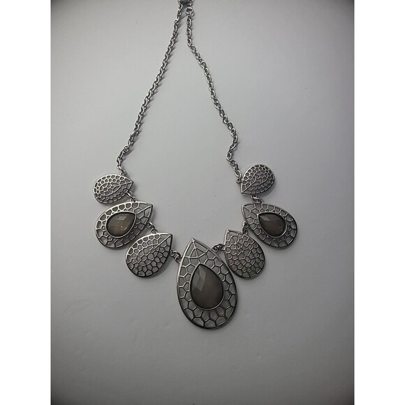 Vintage Necklace Silver Tone Tan Faceted Rhinestones Teardrop Jewelry Costume - Picture 11 of 15